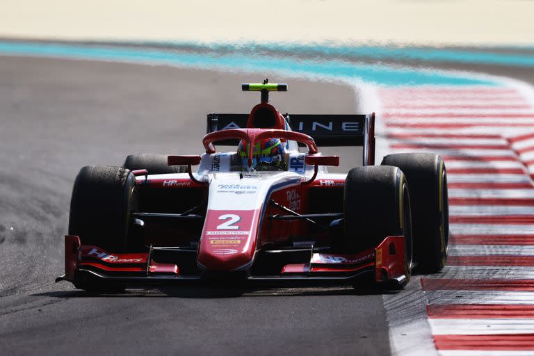 Con seis victoria y otros cinco podios, Oscar Piastri se coronó campeón de la F.2; las estadísticas son comparables a las que marcaron en el pasado Charles Leclerc y George Russell, actualmente en Ferrar y Mercedes