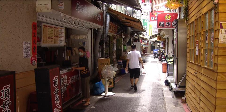 疫情衝擊餐飲業，老闆及員工苦不堪言。（示意圖／東森新聞）