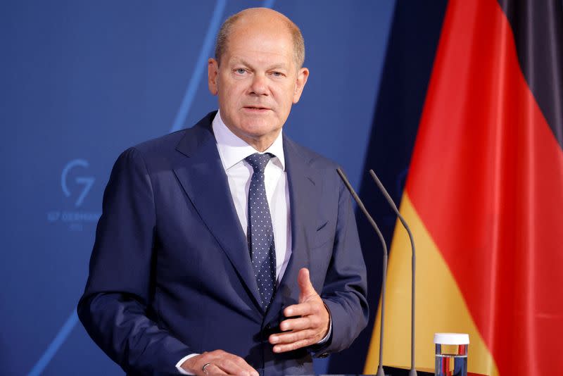 FILE PHOTO: Germany's Scholz