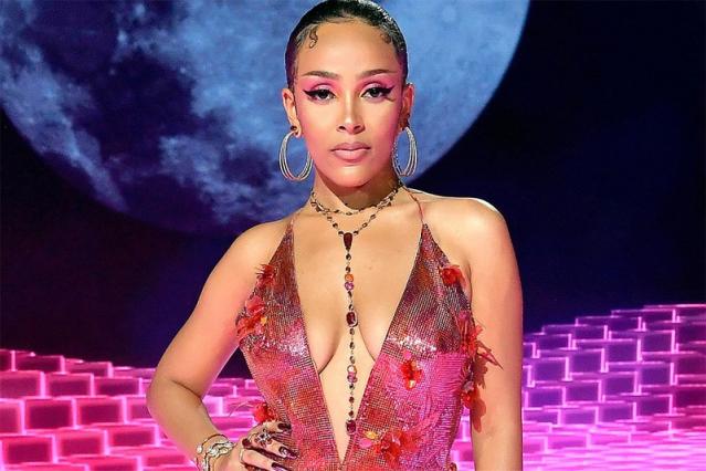 Doja Cat Gives the 411 on What Made Her Shave off Her Hair and Eyebrows