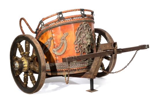 A&nbsp;replica chariot from "Gladiator." (Photo: Sotheby's)