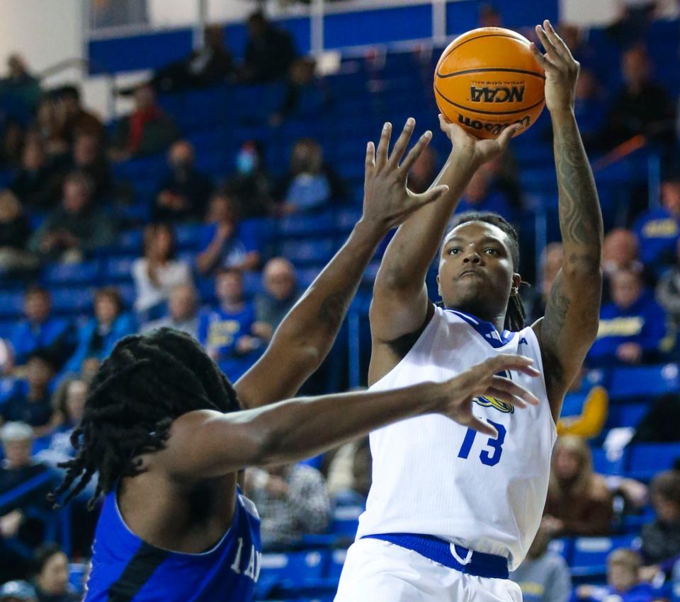 Delaware's Jyare Davis shoots in the second half of Delaware's 80-53 win against Hampton to start league play, Thursday, Jan. 4, 2024 at the Bob Carpenter Center.