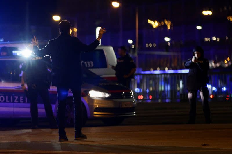 Gunfire exchanges in Vienna