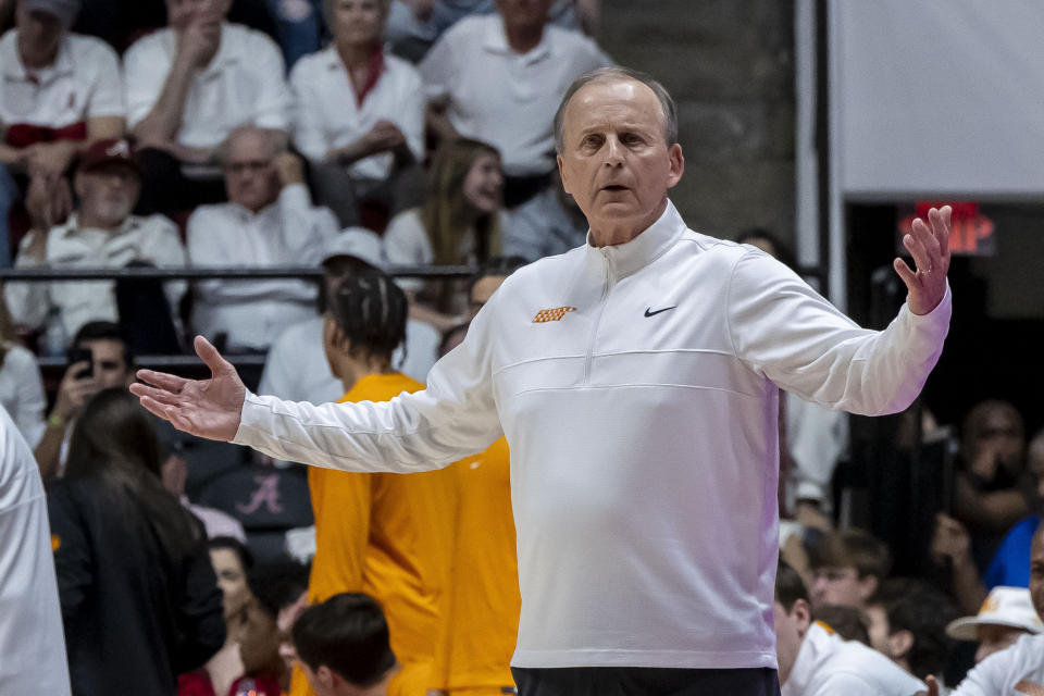 Tennessee head coach Rick Barnes argues a call during the first half of an NCAA college basketball game against Alabama, Saturday, March 2, 2024, in Tuscaloosa, Ala. (AP Photo/Vasha Hunt)