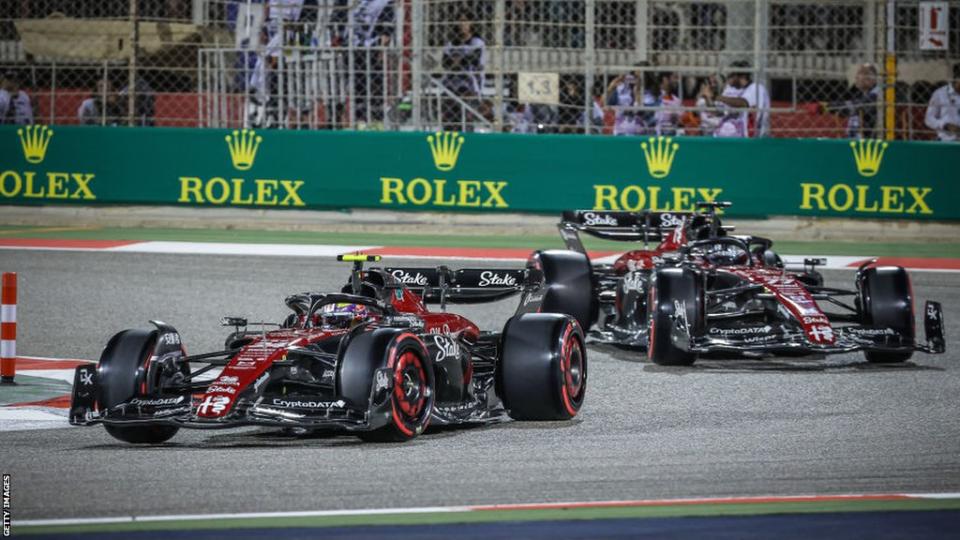 Valtteri Bottas and Zhou Guanyu on track on Bahrain