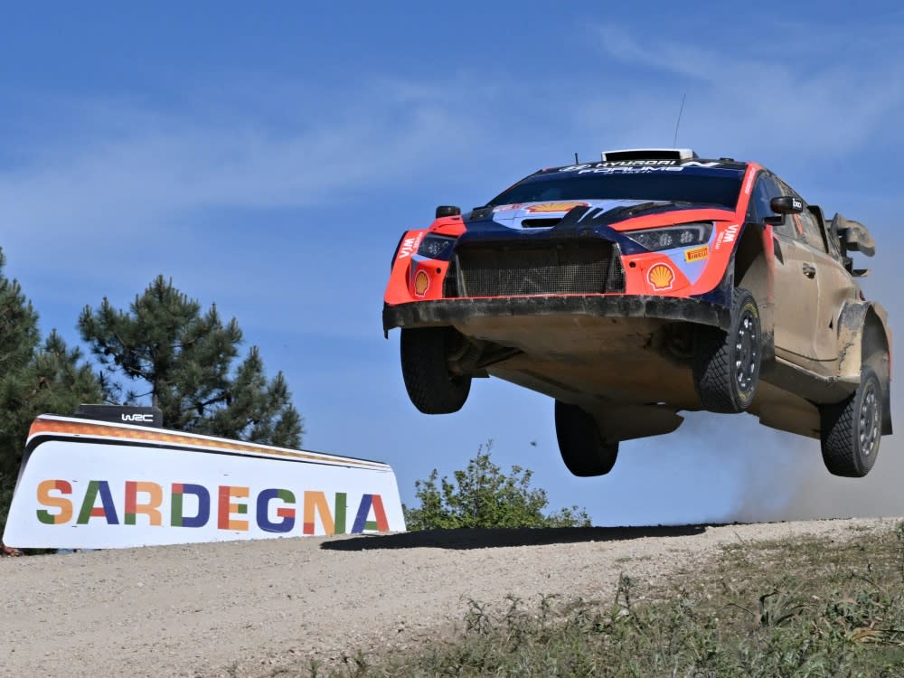 Ott Tänak holt den Sieg auf Sardinien (ANDREAS SOLARO)