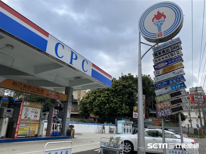 台灣中油公司今（25）天宣布，自明（26）日凌晨零時起汽油價格調降0.2元（圖／資料照）
