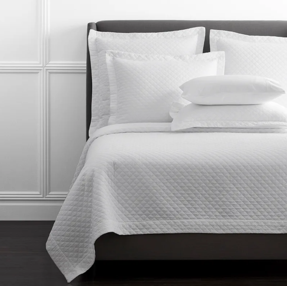 <p><a href="https://go.redirectingat.com?id=74968X1596630&url=https%3A%2F%2Fwww.thecompanystore.com%2Flegends-hotel-norfolk-egyptian-cotton-coverlet%2F50677Q.html&sref=https%3A%2F%2Fwww.elledecor.com%2Fshopping%2Fhome-accessories%2Fg60946315%2Fbest-quilts-and-coverlets%2F" rel="nofollow noopener" target="_blank" data-ylk="slk:Shop Now;elm:context_link;itc:0;sec:content-canvas" class="link ">Shop Now</a></p><p>Premium Egyptian Cotton Coverlet</p><p>thecompanystore.com</p><p>$141.00</p><span class="copyright">The Company Store</span>