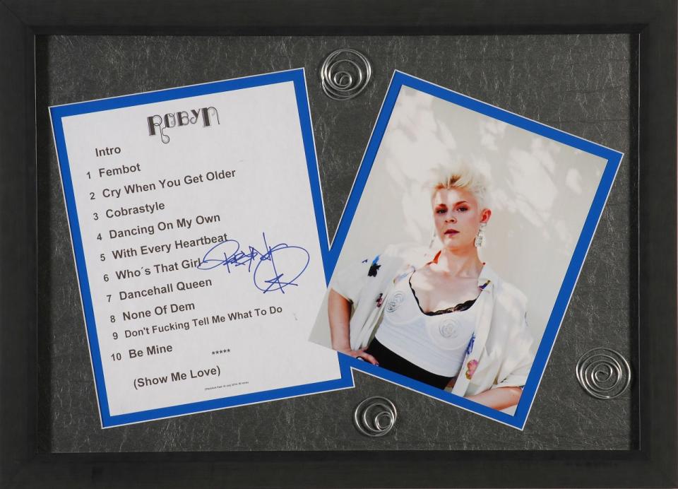 Robyn’s signed setlist
