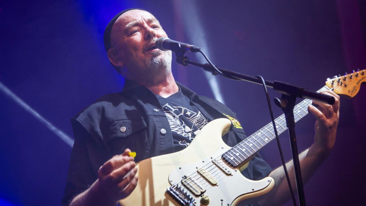 Francis Dunnery. 