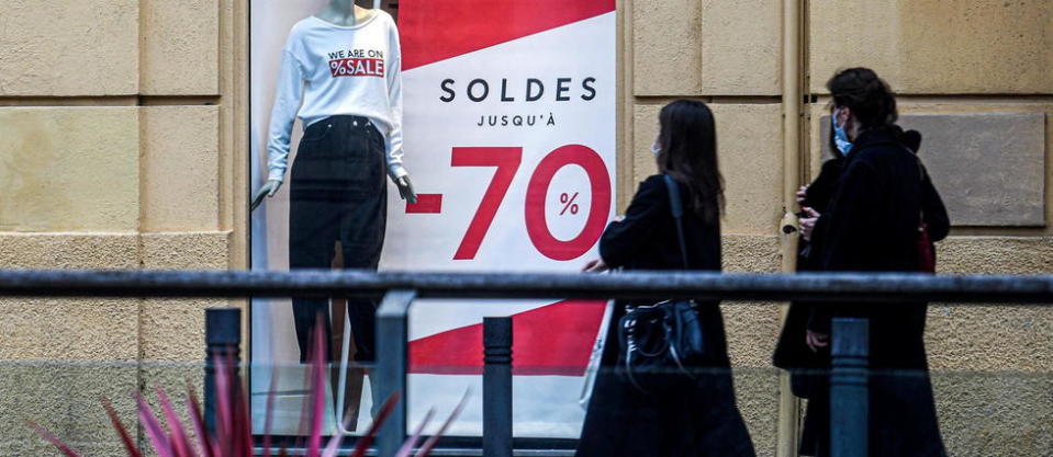 Les soldes d'été étaient prévus du 23 juin au 20 juillet.
