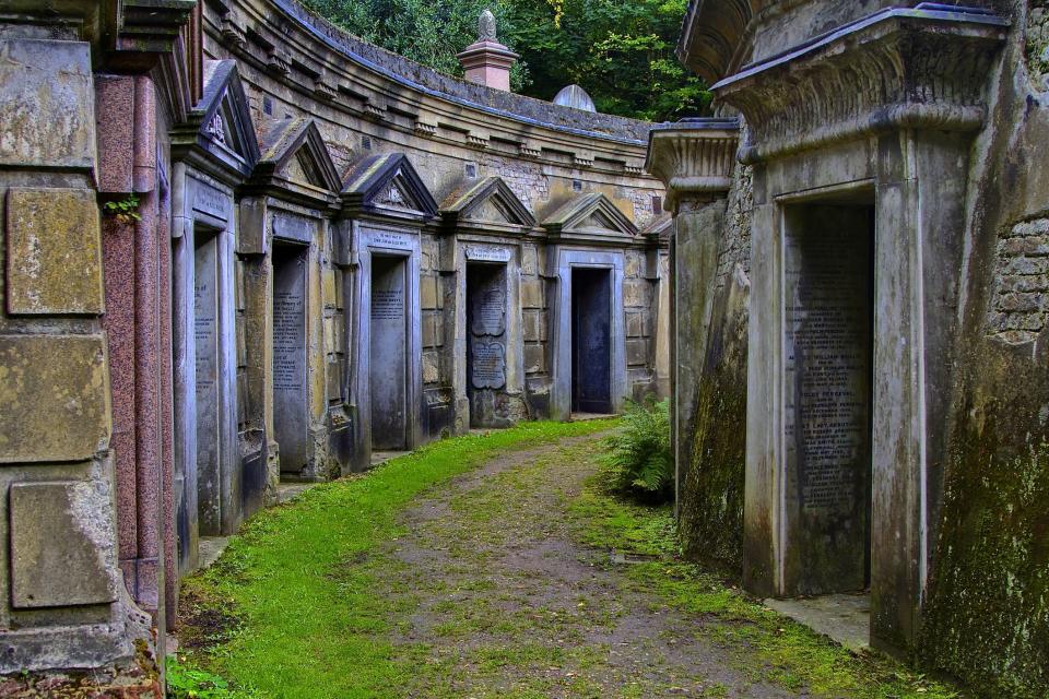 Peaceful Highgate Cemetery