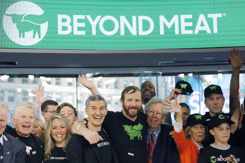 今年5月2日超越肉類公司（Beyond Meat）在紐約證券交易所（NYSE）掛牌上市。（AP）