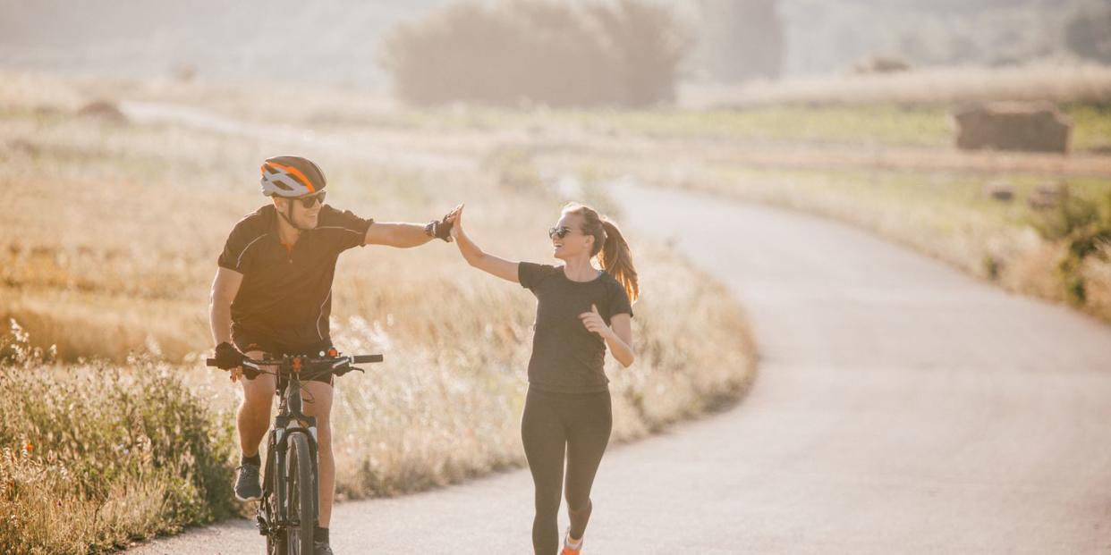 friends running