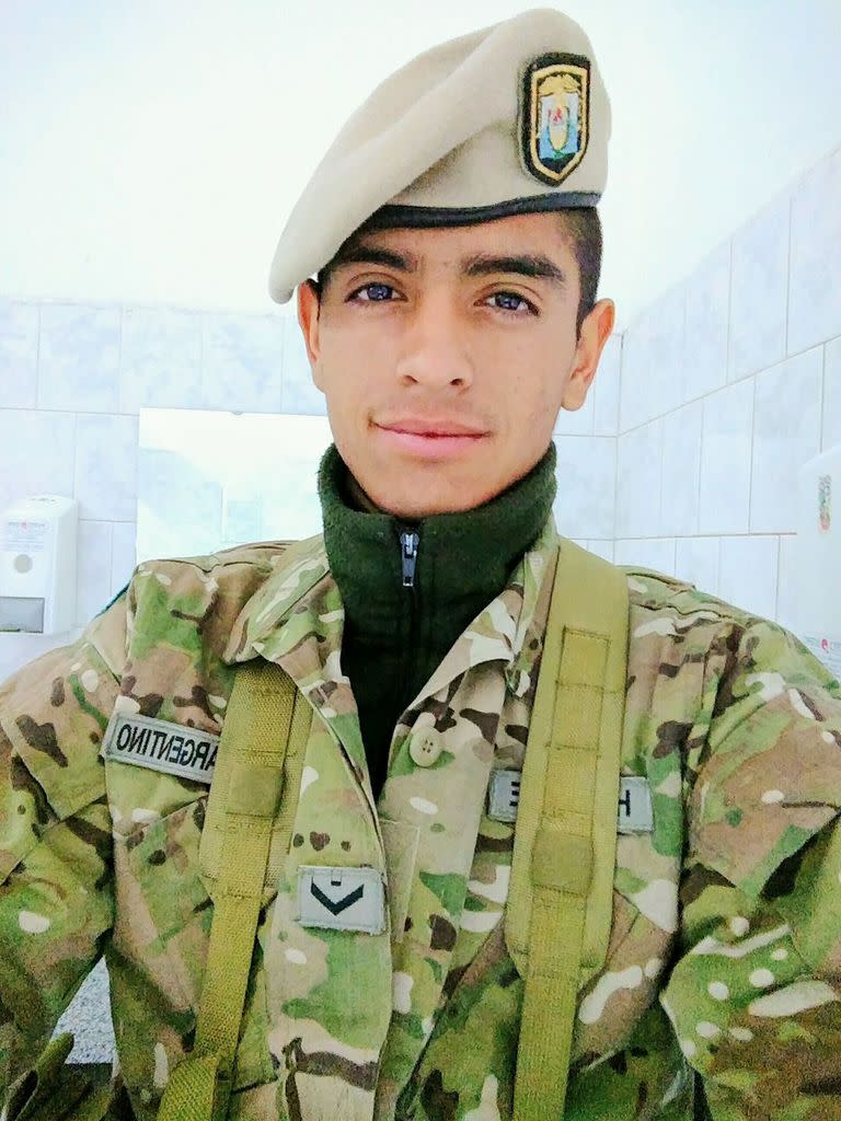 Brian Jorge Daniel Huanque, de 24 años, fue hallado sin vida en un regimiento militar de Neuquén