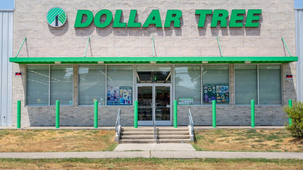 dollar tree shares drop to 1 year low after earnings announcement