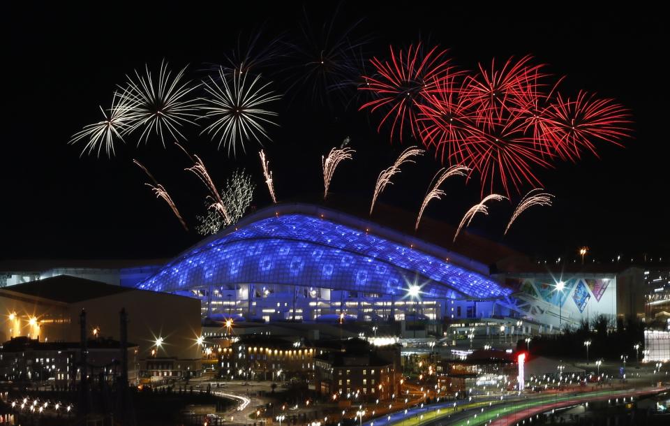Fireworks are seen over the Olympic Park during the rehearsal of the opening ceremony at the Adler district of Sochi, February 1, 2014. Sochi will host the 2014 Winter Olympic Games from February 7 to February 23. REUTERS/Alexander Demianchuk (RUSSIA - Tags: SPORT OLYMPICS)