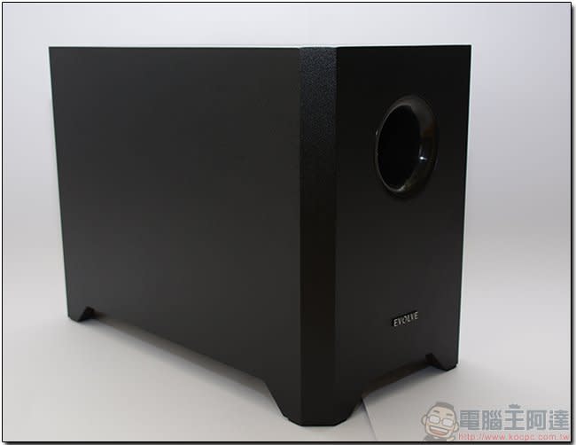 小空間也能享受好聲音，整合無線耳機的 EVOLVE SB-2600 SoundBar 開箱評測動耳聽