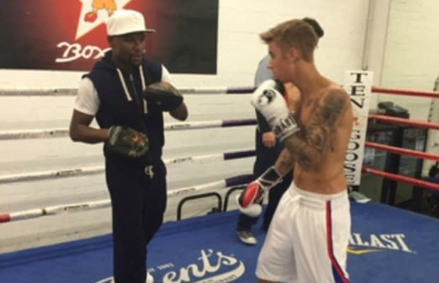 Floyd Mayweather is teaching Justin Bieber to box -- seriously - Los  Angeles Times