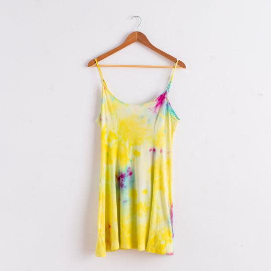 Fashion on the Rocks: Ice Dying Is The New Tie Dying