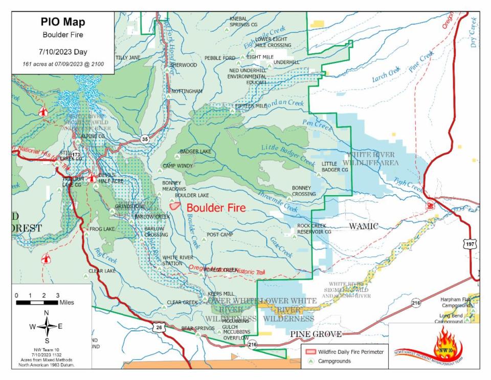 Map showing the location of the Boulder Fire, which is located southeast of Mount Hood.