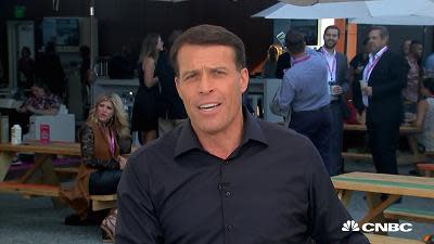 Tony Robbins: This 90-second exercise will help you eliminate stress and  anxiety