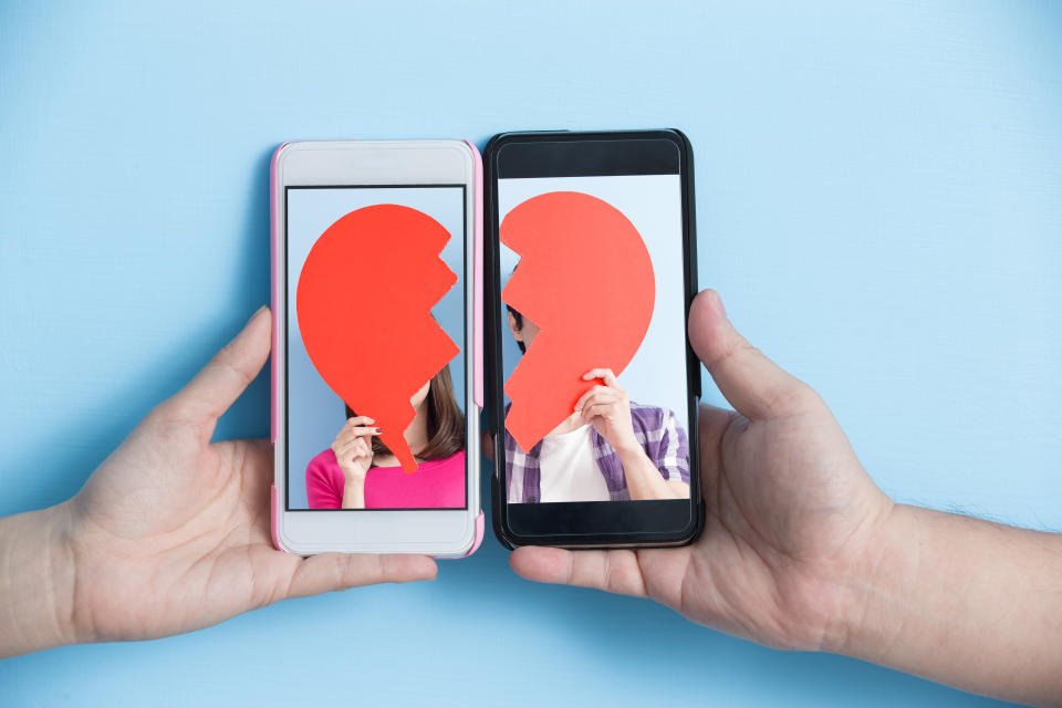 Cuando existe una ruptura de pareja, es habitual ver cómo desaparecen mágicamente fotos en común de las redes sociales. Foto: Getty Images. 