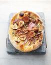 <p>Découvrir la recette de la <a href="https://www.elle.fr/Elle-a-Table/Recettes-de-cuisine/Pizza-aux-figues-creme-a-l-ail-3039556" rel="nofollow noopener" target="_blank" data-ylk="slk:pizza aux figues, crème à l’ail et noix de coco;elm:context_link;itc:0;sec:content-canvas" class="link ">pizza aux figues, crème à l’ail et noix de coco</a></p><br>