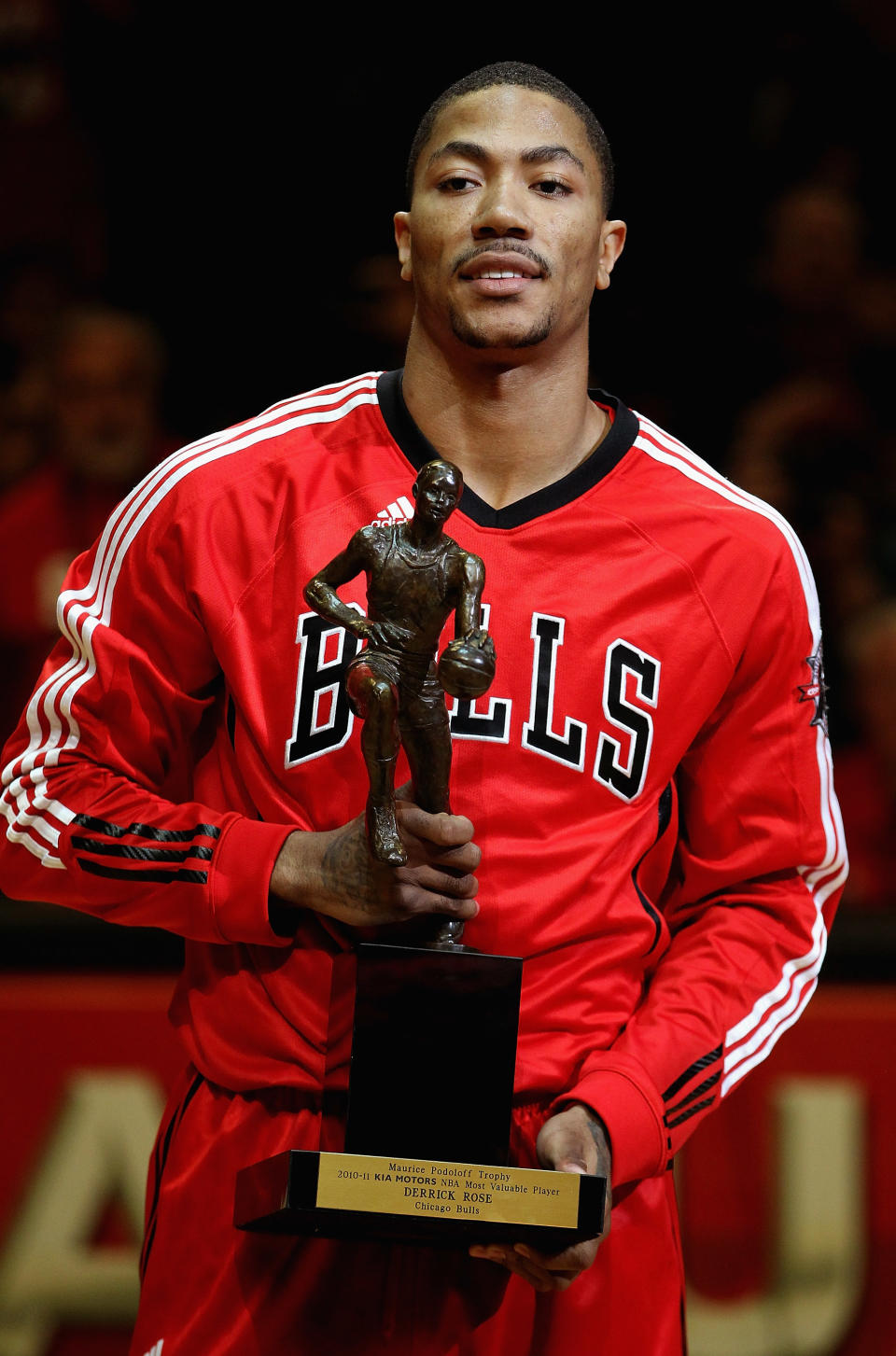 CHICAGO, IL - MAY 04: Derrick Rose #1 of the Chicago Bulls holds the Maurice Podoloff Trophy awarded to the NBA Most Valuable Player before taking on the Atlanta Hawks in Game Two of the Eastern Conference Semifinals in the 2011 NBA Playoffs at the United Center on May 4, 2011 in Chicago, Illinois. NOTE TO USER: User expressly acknowledges and agrees that, by downloading and/or using this photograph, User is consenting to the terms and conditions of the Getty Images License Agreement. (Photo by Jonathan Daniel/Getty Images)