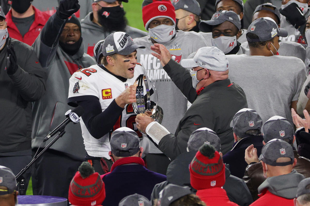 Lavonte David recalls Brady's NFC title postgame message: 'What the  (expletive) you crying for?'