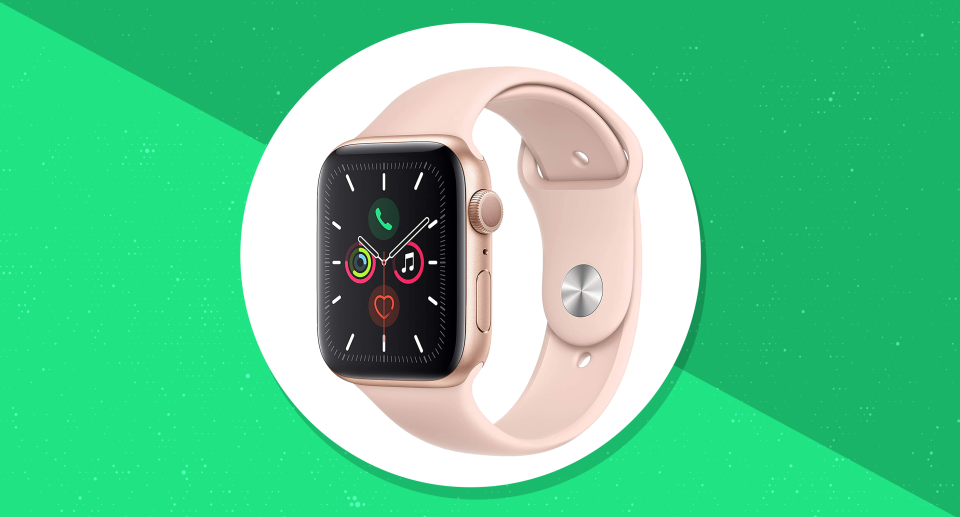 Apple Watch Series 5 (44mm) is on sale for $390. (Photo: Apple)