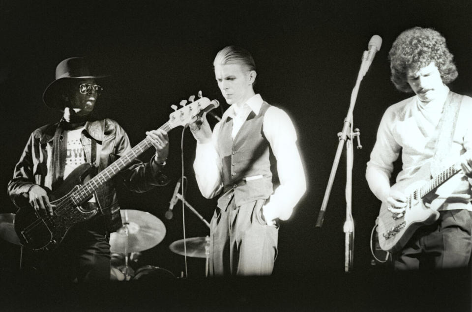 George Murray (left), David Bowie, and Stacy Heydon in Belgium, 1976. (Credit: Gie Knaeps via Getty Images)