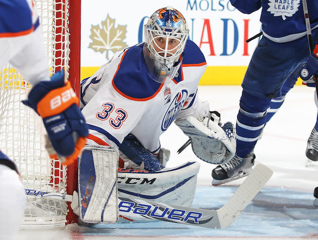 TORONTO, ON - NOVEMBER 1: Cam Talbot #33 of the Edmonton Oilers watches for a puck against the Toronto Maple Leafs during an NHL game at the Air Canada Centre on November 1, 2016 in Toronto, Ontario, Canada. The Leafs defeated the Oilers 3-2 in overtime. (Photo by Claus Andersen/Getty Images)