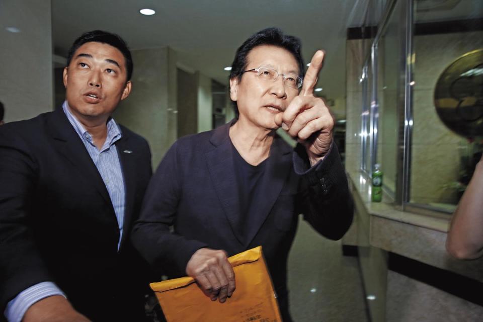 台北地檢署調查國民黨是否賤價出售中廣，8月3日以證人身分約談中廣董事長趙少康。