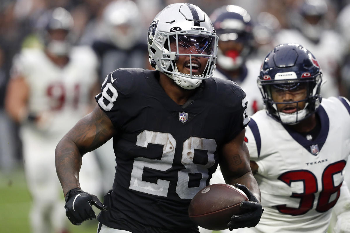 ThriveFantasy NFL Top Picks & Plays for Week 18: Josh Jacobs Takes