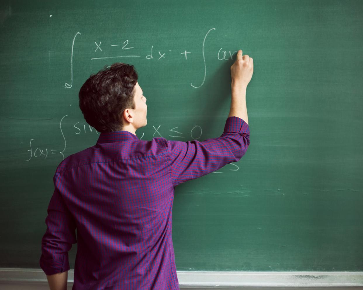 Research shows that at least 17% of the population experiences high levels of math anxiety. <a href="https://www.gettyimages.com/detail/photo/student-solving-math-problems-royalty-free-image/695513286?phrase=college+math&adppopup=true" rel="nofollow noopener" target="_blank" data-ylk="slk:Emilija Manevska/Moment via Getty Images;elm:context_link;itc:0;sec:content-canvas" class="link ">Emilija Manevska/Moment via Getty Images </a>