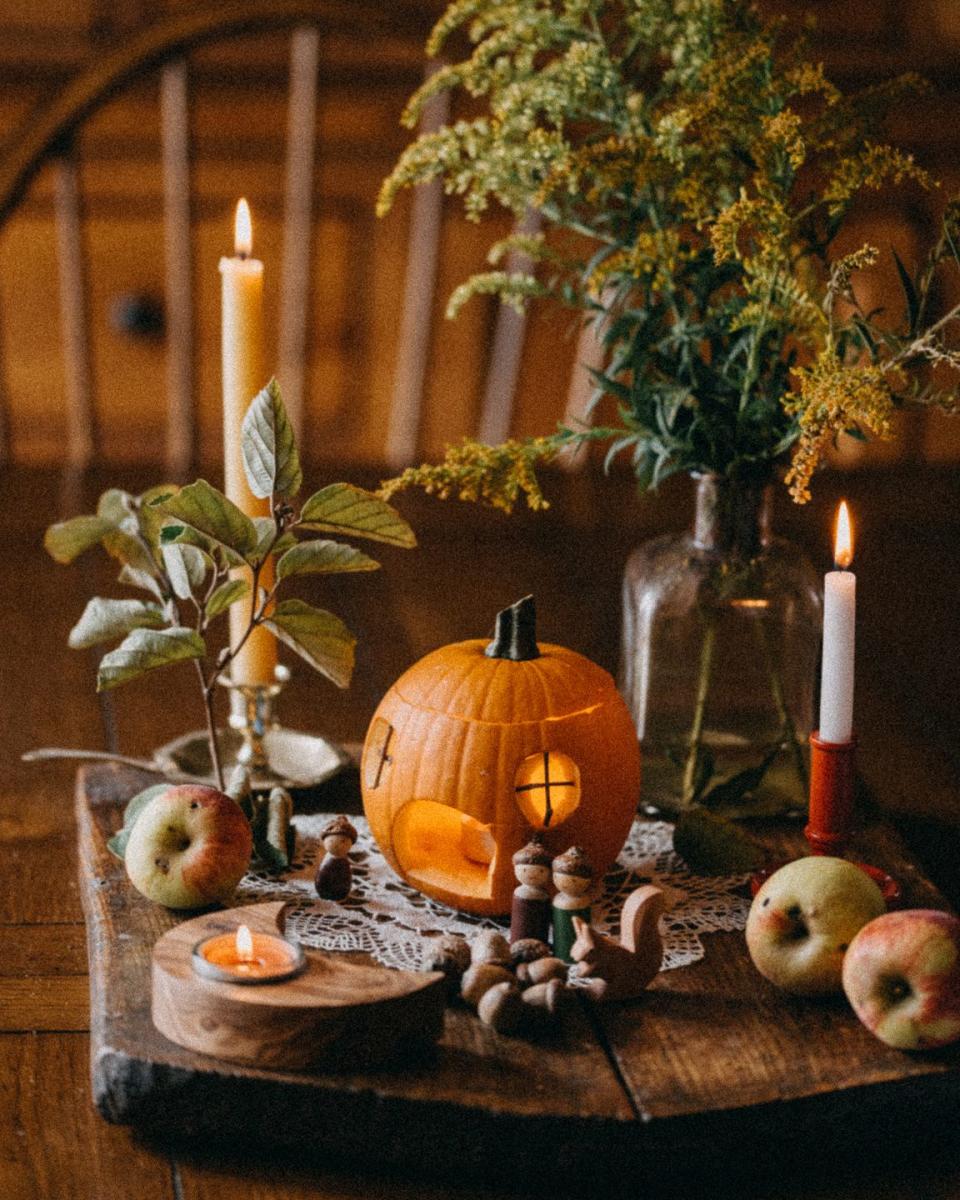 halloween table decor