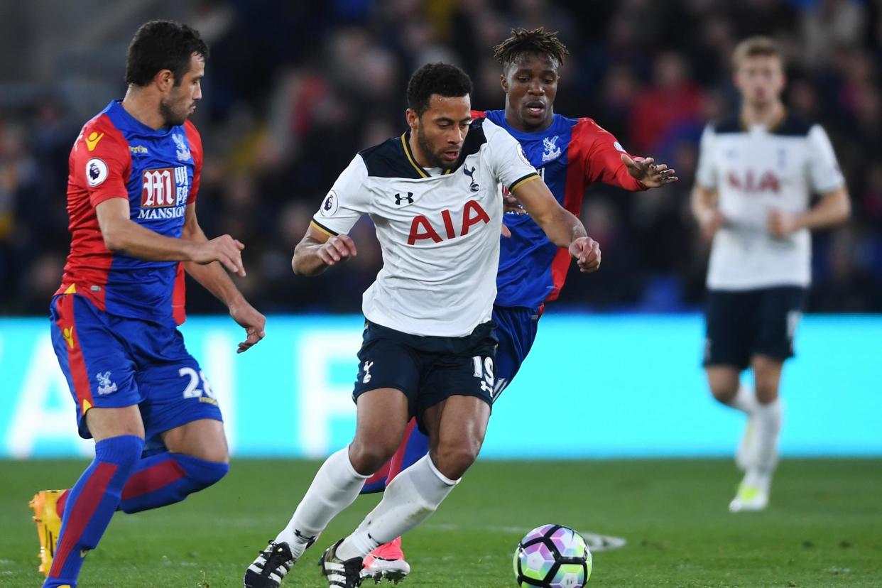 Concern | Dembele was forced off at half time against Crystal Palace: Mike Hewitt/Getty Images