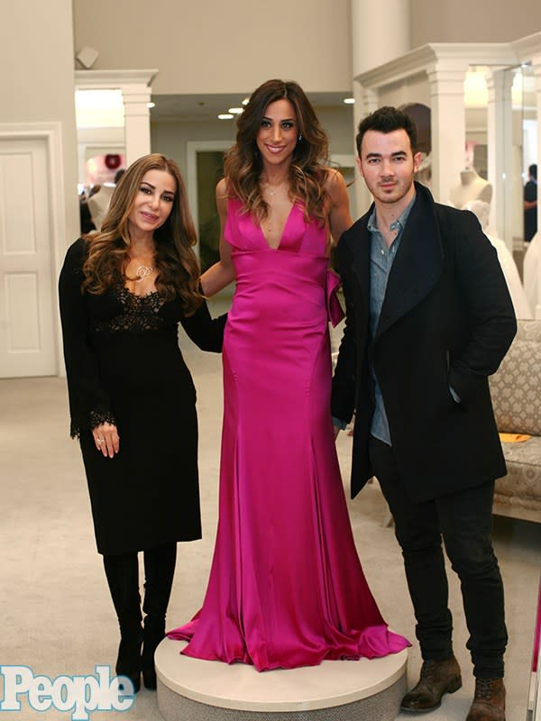 NJ Native Danielle Jonas Appears on TLC's 'Say Yes to the Dress