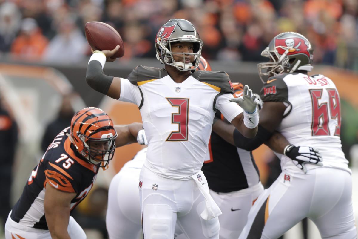 Fitzpatrick scores TD, but Bucs lose to Bengals