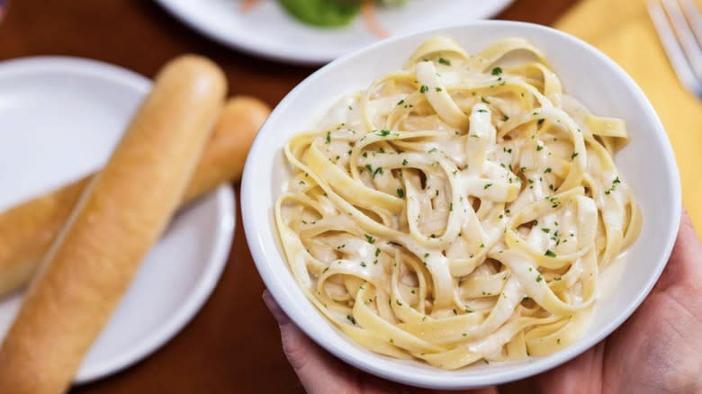 Olive Garden Fettuccine Alfredo