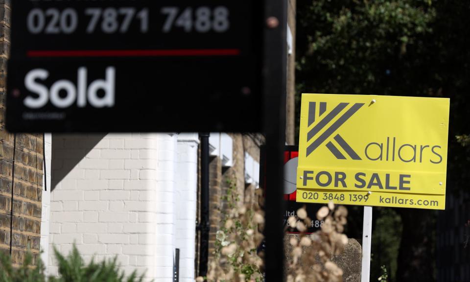 <span>Nicholas Mendes​, at broker John Charcol, said although lenders had ‘adjusted their positions’ borrowers are unlikely to see the same level of volatility and high rates as 2023.</span><span>Photograph: Andy Rain/EPA</span>