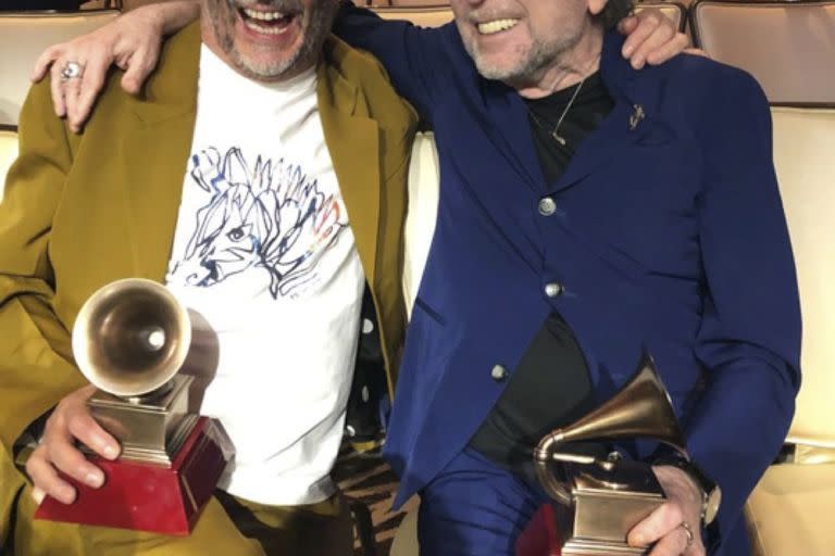 Con las aguas ya aquietadas, Páez y Sabina celebraron juntos en la entrega de los Latin Grammy en 2021