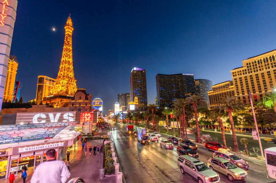 October 18, 2018 - Las Vegas, United States: view of Luxury Hotels in Las Vegas strip at dusk: Paris, Venitian, Palazzo, Bellagio and many other luxury casino resorts in the heart of Las Vegas and the fountains of Bellagio Hotel