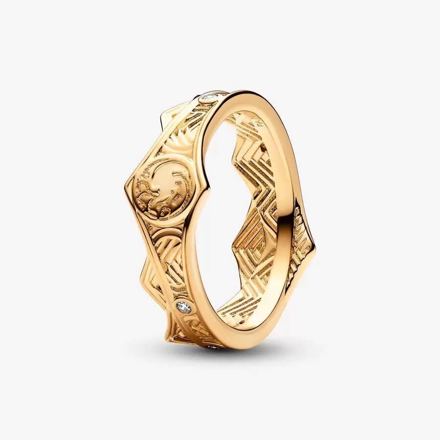 Game of Thrones House of the Dragon Crown Ring. Image via Pandora.