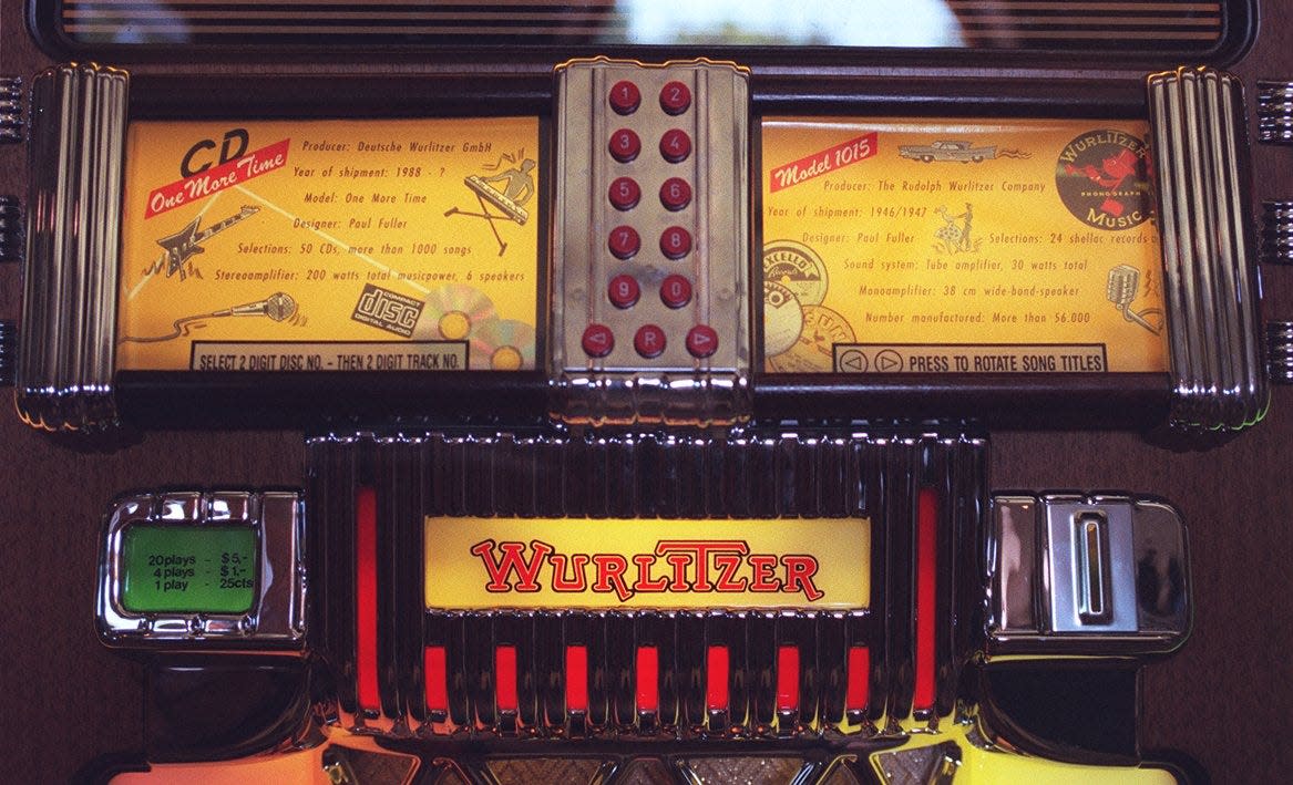 A detail of a 1015 Wurlitzer jukebox reproduction from 1996 for the 50th anniversary of the model.