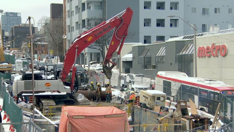 Eglinton Crosstown construction zone an 'unsafe situation,' say condo staff, residents