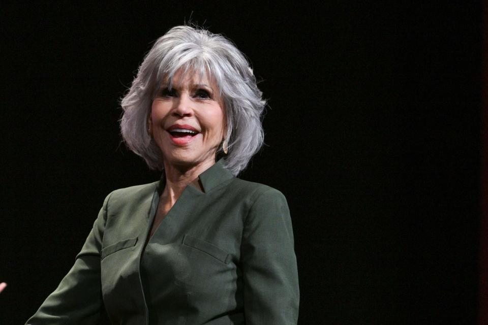 Jane Fonda signed an open letter to stop the use of nuclear weapons.