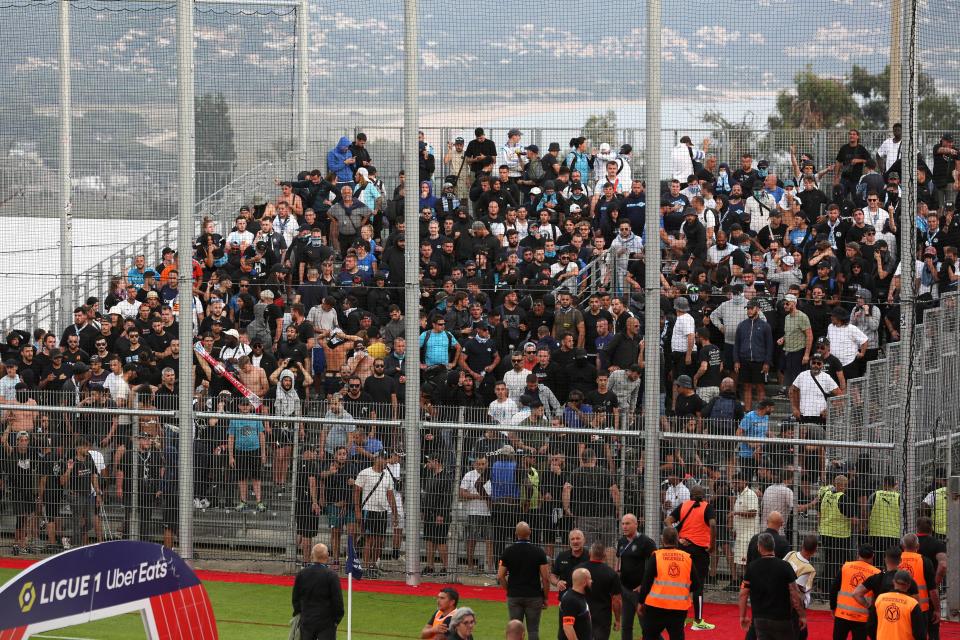 Les supporters marseillais dans la tribune visiteurs du stade François Coty, à Ajaacio, le 3 juin 2023.