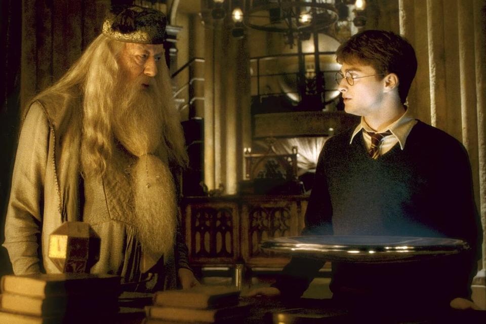 HARRY POTTER AND THE HALF-BLOOD PRINCE, from left: Michael Gambon, Daniel Radcliffe, 2009.